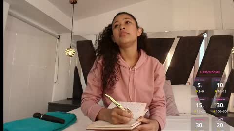  Dulce Candy  online show from October 1, 2025, 1:17 pm