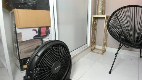 dulce__fiore07 online show from September 30, 2025, 12:21 pm