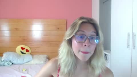 dulce__victoria__ online show from March 21, 2026, 12:59 am