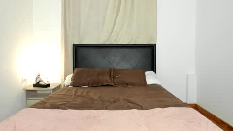 dulce brithany online show from April 9, 2026, 6:19 am