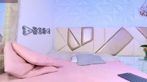 Snapshot of dulce_harmonny chatting on June 4, 2026, 12:44 pm DULCE online show from June 4, 2026, 12:44 pm
