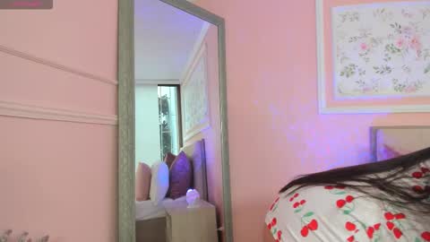 Dulce online show from December 2, 2025, 9:43 pm