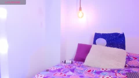 dulce_watson1 online show from December 15, 2024, 5:31 pm