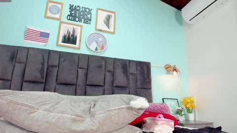 DULCE AURORA online show from January 25, 2025, 9:26 am