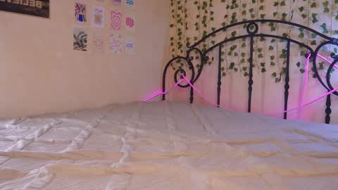 my first day  you can call me Georgia online show from September 20, 2025, 1:01 pm