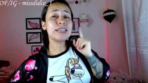 Dulce online show from December 17, 2025, 11:44 pm