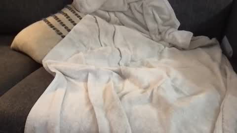 dulcemelo online show from March 9, 2026, 6:23 pm