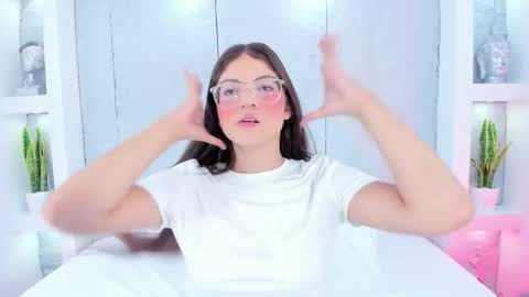 dulcevela online show from October 24, 2025, 10:39 pm