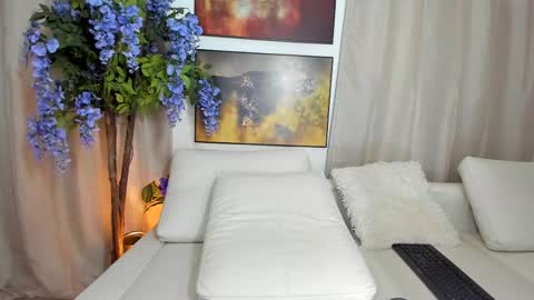 Snapshot of dulceys chatting on February 23, 2025, 6:45 pm dulceyjohn online show from February 23, 2025, 6:45 pm