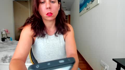 Snapshot of dulceys chatting on October 1, 2025, 9:48 am dulceyjohn online show from October 1, 2025, 9:48 am