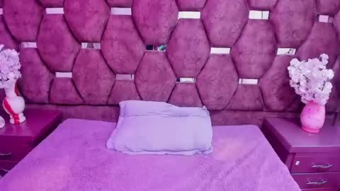 Dulcineaa19 online show from July 6, 2026, 10:12 pm