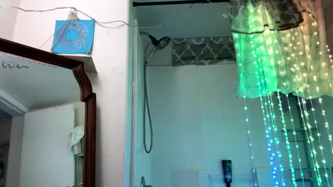 dumbgirl5150 online show from December 19, 2024, 9:18 am