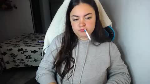 Snapshot of dumont_model chatting on October 16, 2025, 8:04 am Nicole online show from October 16, 2025, 8:04 am