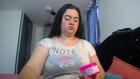 Snapshot of dumont_model chatting on November 18, 2025, 11:25 am Nicole online show from November 18, 2025, 11:25 am