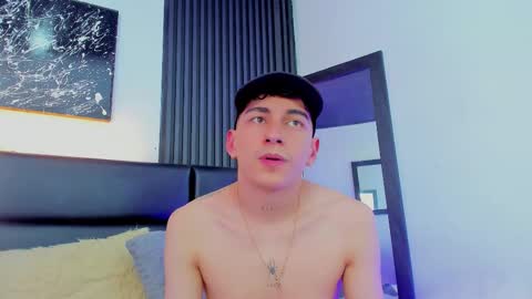 Thomas and Noah online show from November 8, 2025, 3:23 pm