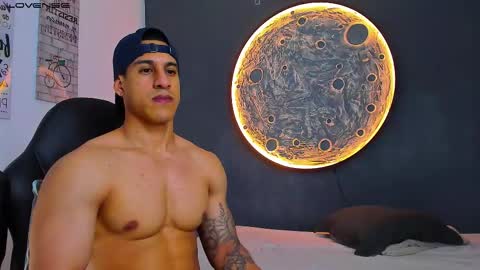 duran_dhikol1 online show from February 12, 2026, 3:23 am