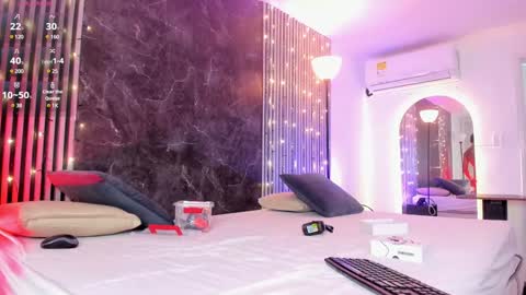 Duriel online show from December 22, 2024, 1:22 pm