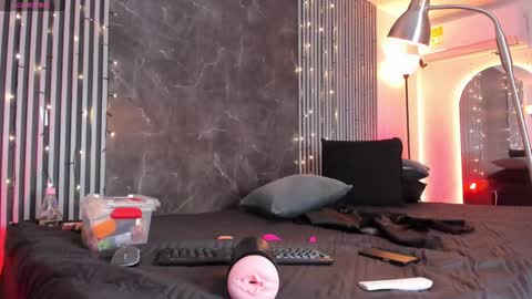 Duriel online show from December 29, 2024, 1:17 pm