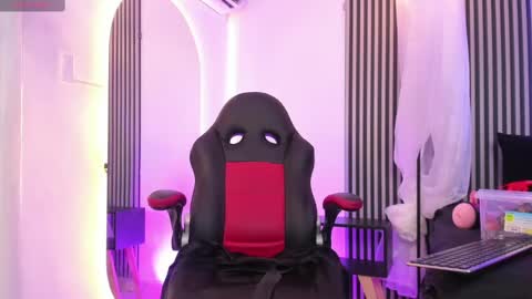 Duriel online show from February 11, 2025, 12:27 pm