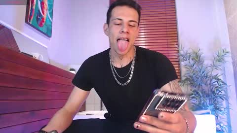 Dustin Sonne online show from November 17, 2025, 3:34 am