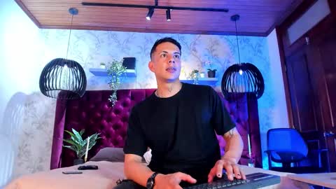 Dustin Sonne online show from November 30, 2025, 4:05 am