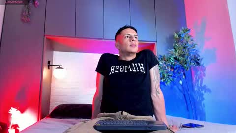 Dustin Sonne online show from December 21, 2025, 3:46 am