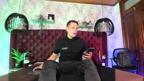 Dustin Sonne online show from April 5, 2026, 3:36 am