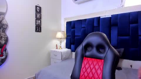DUSTYN MICHELLE online show from June 24, 2026, 7:24 pm