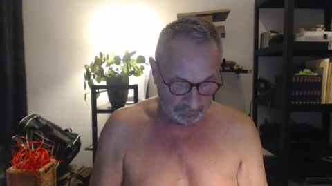 DutchPear online show from February 22, 2025, 6:19 pm