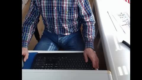 dutchpornking2 online show from March 2, 2025, 12:32 pm