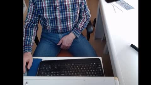 dutchpornking2 online show from March 6, 2025, 3:02 pm