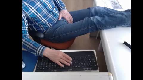 dutchpornking2 online show from March 7, 2025, 8:45 am