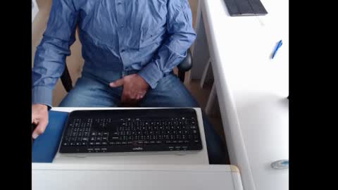 dutchpornking2 online show from September 30, 2025, 7:35 am