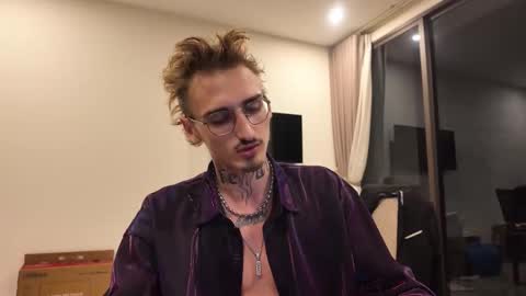 lokisweet online show from January 12, 2026, 7:41 pm