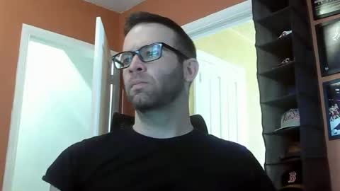 dweav240 online show from May 4, 2026, 6:48 pm
