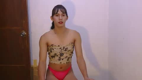 dy_namite online show from November 25, 2025, 7:47 pm