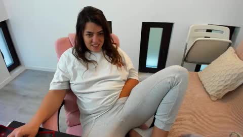 dayana online show from November 2, 2025, 5:32 am