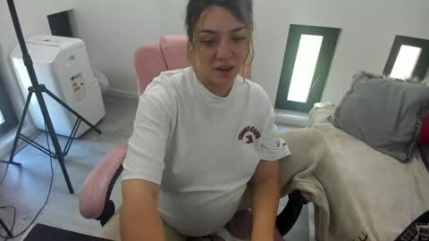 dayana online show from May 24, 2026, 5:23 am