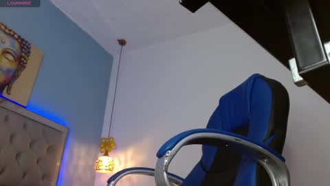 dyla_n18_ online show from March 5, 2025, 1:21 am