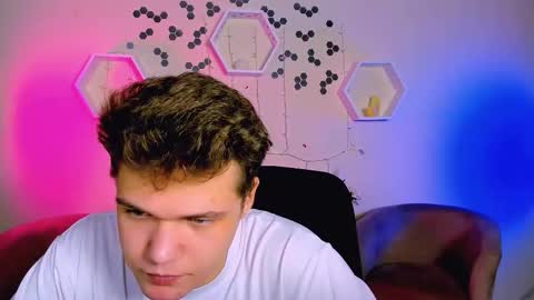 dylan_bold online show from November 11, 2025, 9:53 am