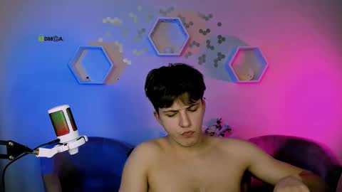 dylan_bold online show from December 3, 2025, 9:57 pm