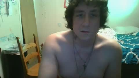 Snapshot of dylanjowelch chatting on December 20, 2024, 5:57 am Aurora online show from December 20, 2024, 5:57 am