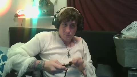 Snapshot of dylanjowelch chatting on January 8, 2025, 8:16 am Aurora online show from January 8, 2025, 8:16 am