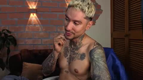 D Y L A N online show from October 22, 2025, 9:47 pm