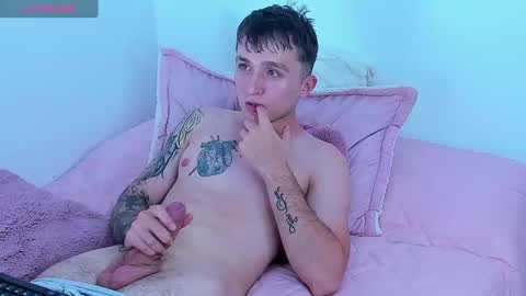 Snapshot of dylanwhite23 chatting on February 2, 2025, 5:32 am ---DYLAN--- online show from February 2, 2025, 5:32 am