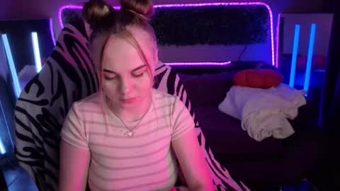 Dyna online show from November 10, 2025, 1:48 am