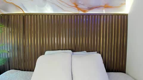 Call me Sofia online show from February 8, 2026, 7:06 pm