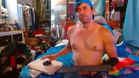 eastbayboy57 online show from January 19, 2026, 2:37 am