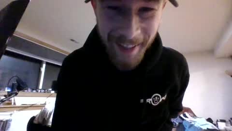 eastey891 online show from February 5, 2025, 2:51 am