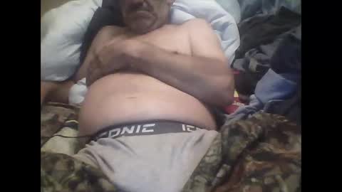 Snapshot of easye4015 chatting on September 16, 2025, 11:22 am Easye online show from September 16, 2025, 11:22 am